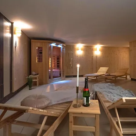 Beautiful With Spacious Villa Lesany (Benesov)