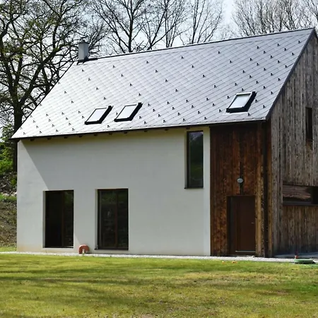 Beautiful With Spacious Lesany (Benesov)