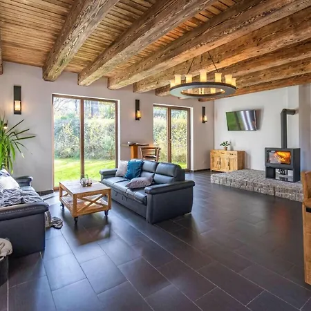 Villa Beautiful With Spacious Lesany (Benesov)